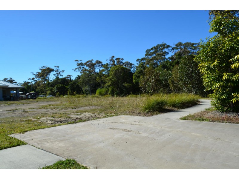 11 Iris Close, Sapphire Beach NSW 2450