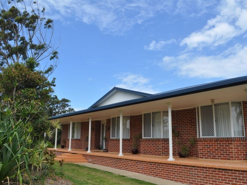 7 Capizzi Close, Emerald Beach NSW 2456