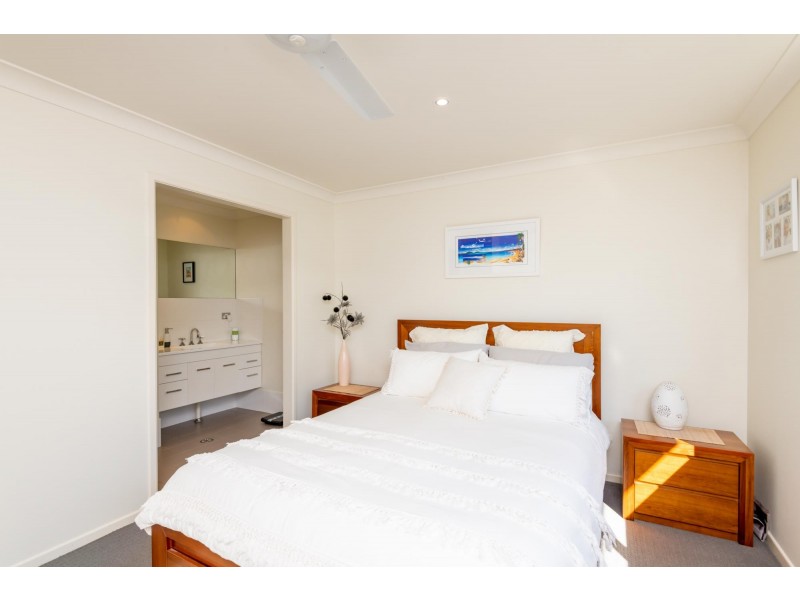 36 Lights Street, Emerald Beach NSW 2456