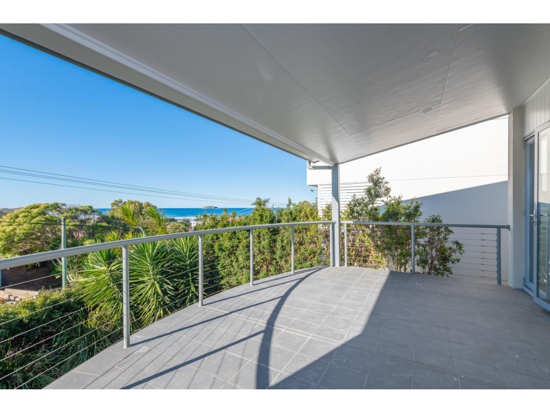 26 Ocean View Crescent, Emerald Beach NSW 2456
