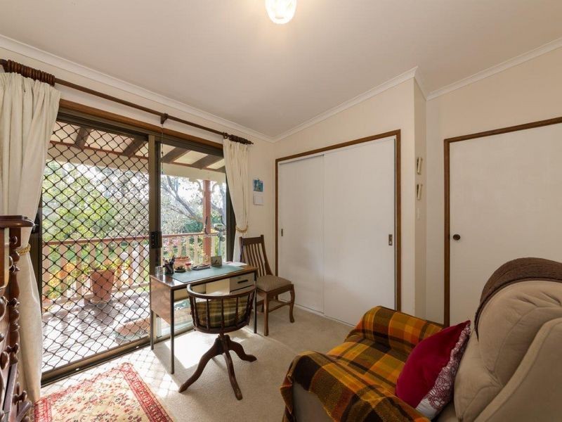 32 Dammerel Crescent, Emerald Beach NSW 2456