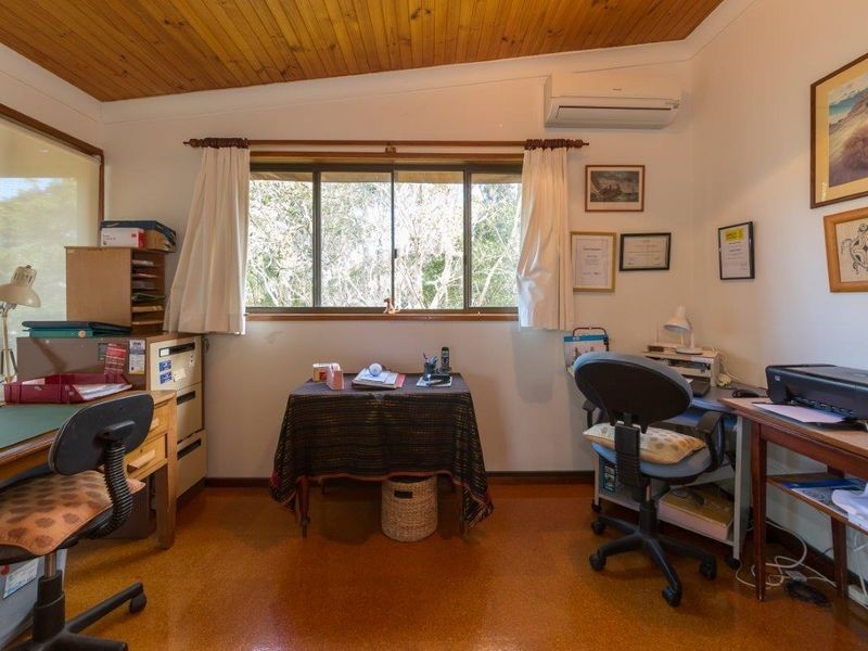 32 Dammerel Crescent, Emerald Beach NSW 2456