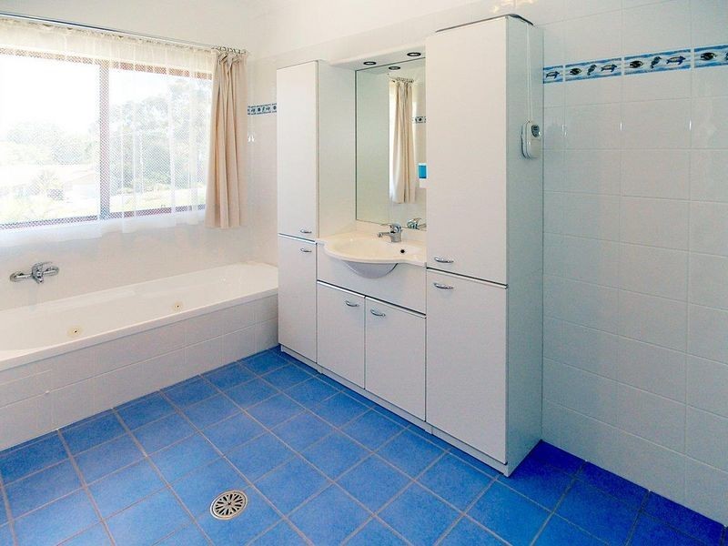 17 Gresham Drive, Woolgoolga NSW 2456