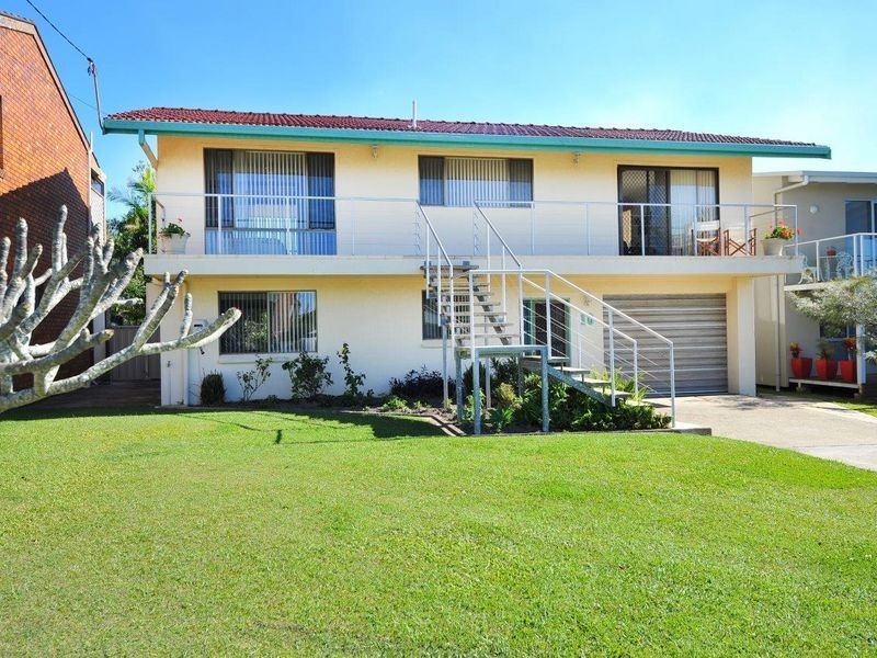 10 Fuller Street, Arrawarra Headland NSW 2456