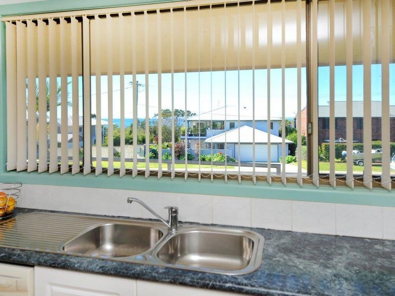 10 Fuller Street, Arrawarra Headland NSW 2456