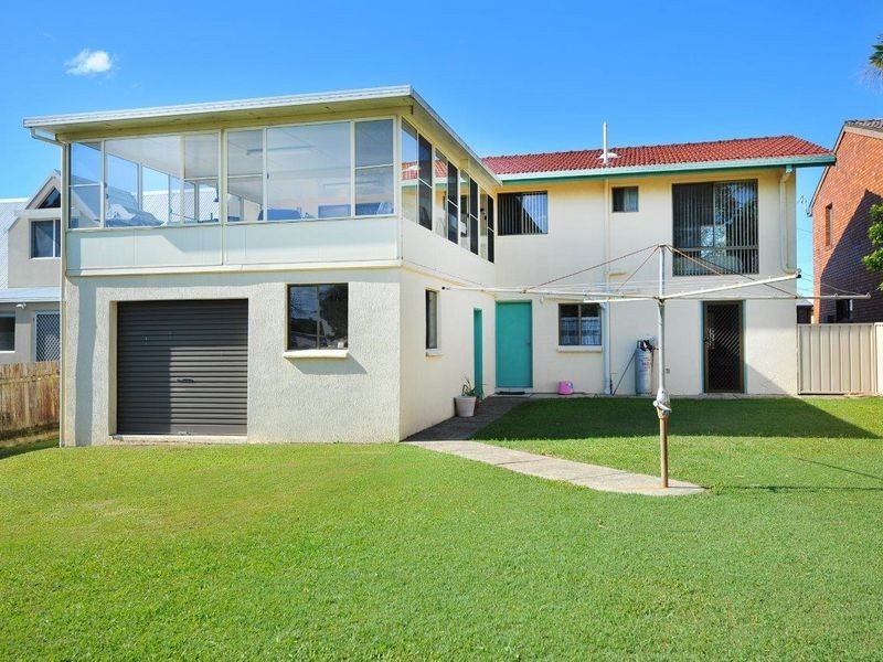 10 Fuller Street, Arrawarra Headland NSW 2456