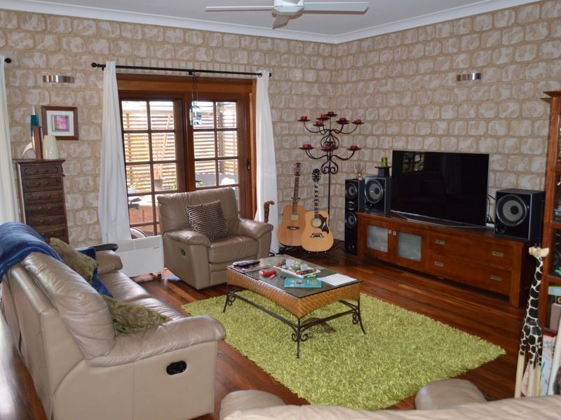 7 Barnes Street, Woolgoolga NSW 2456