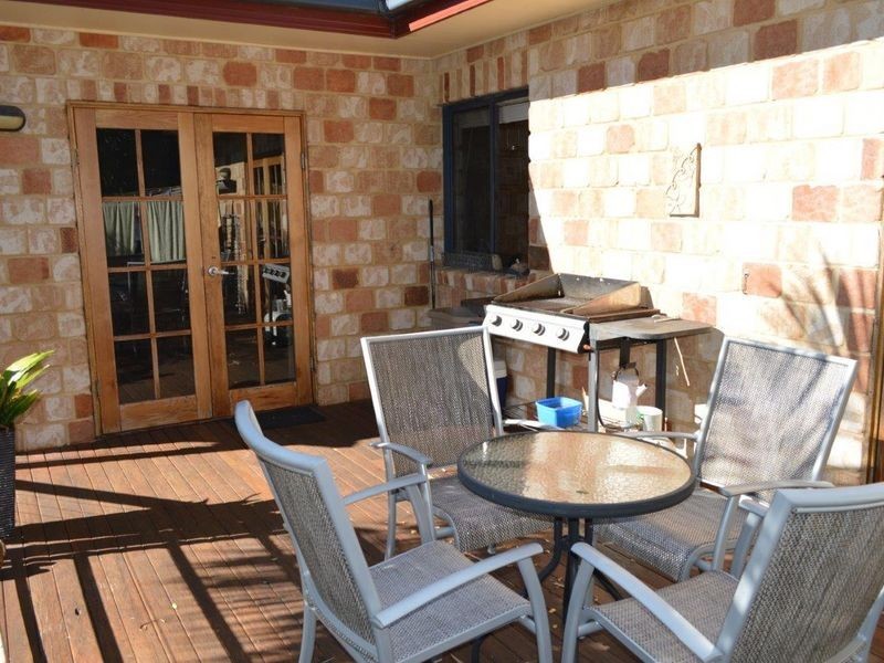 7 Barnes Street, Woolgoolga NSW 2456