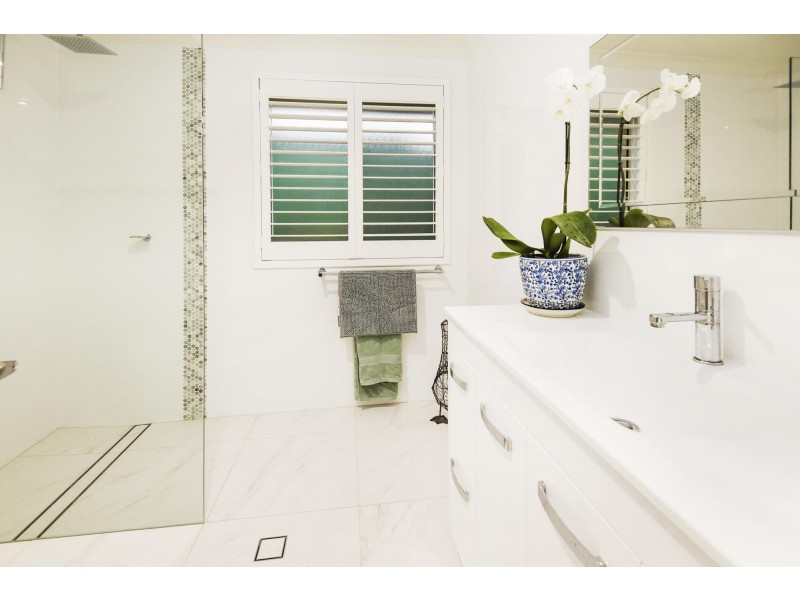 10 Ocean Links Close, Safety Beach NSW 2456