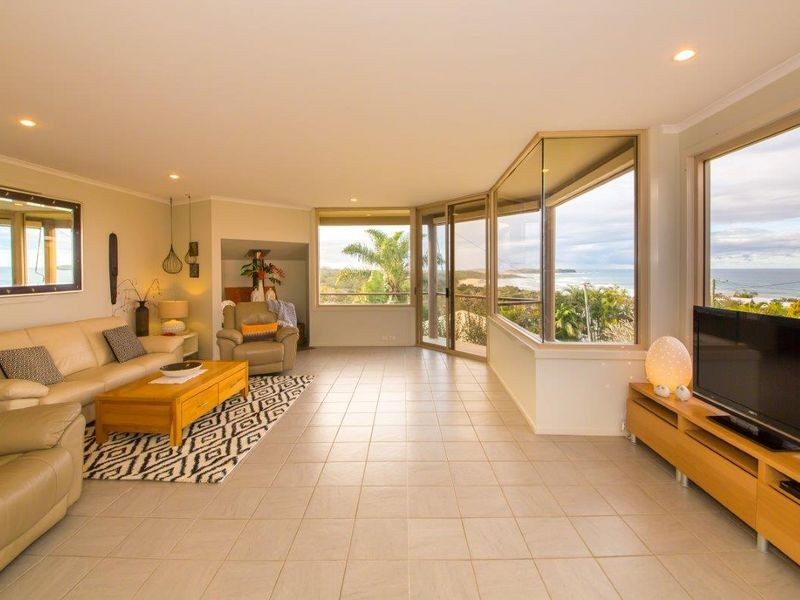 34 Ocean View Crescent, Emerald Beach NSW 2456