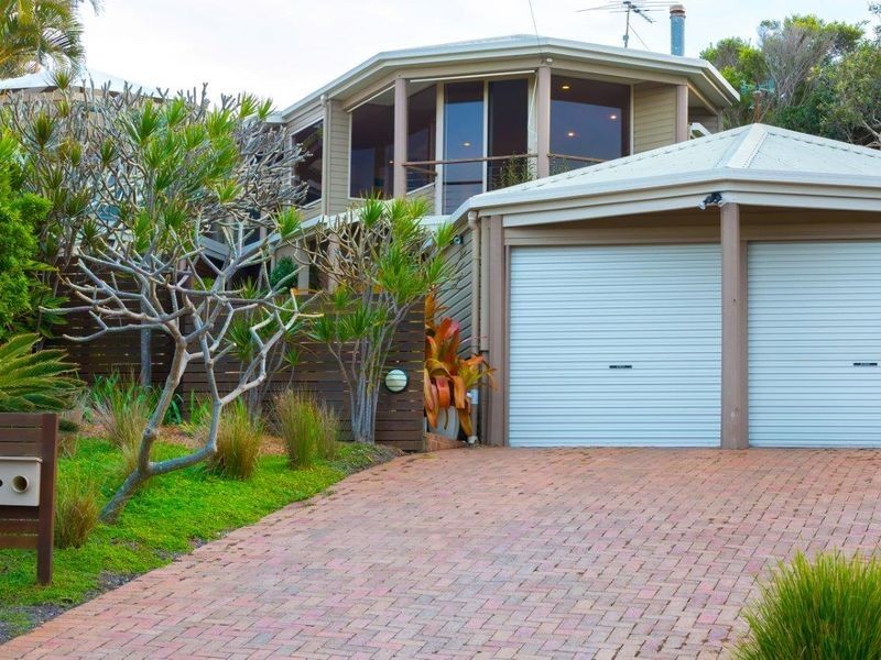 34 Ocean View Crescent, Emerald Beach NSW 2456