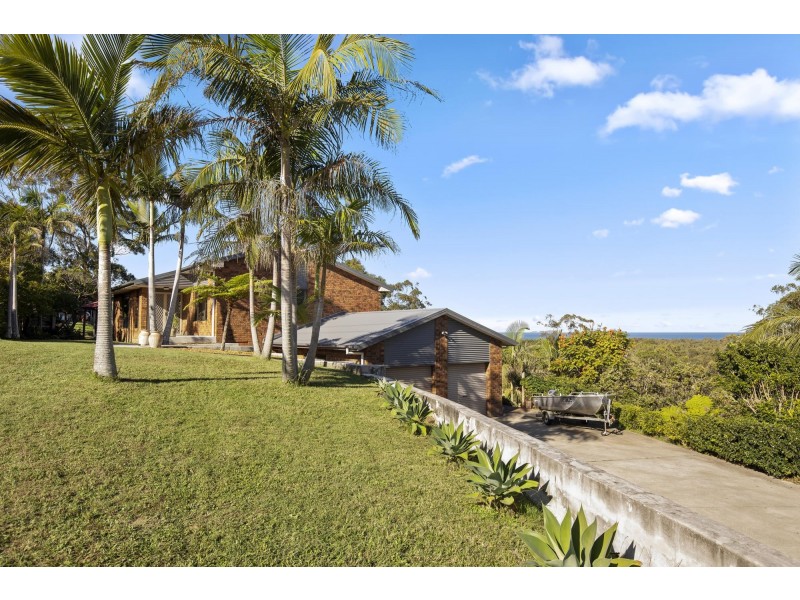 17 Emerald Heights Drive, Emerald Beach NSW 2456