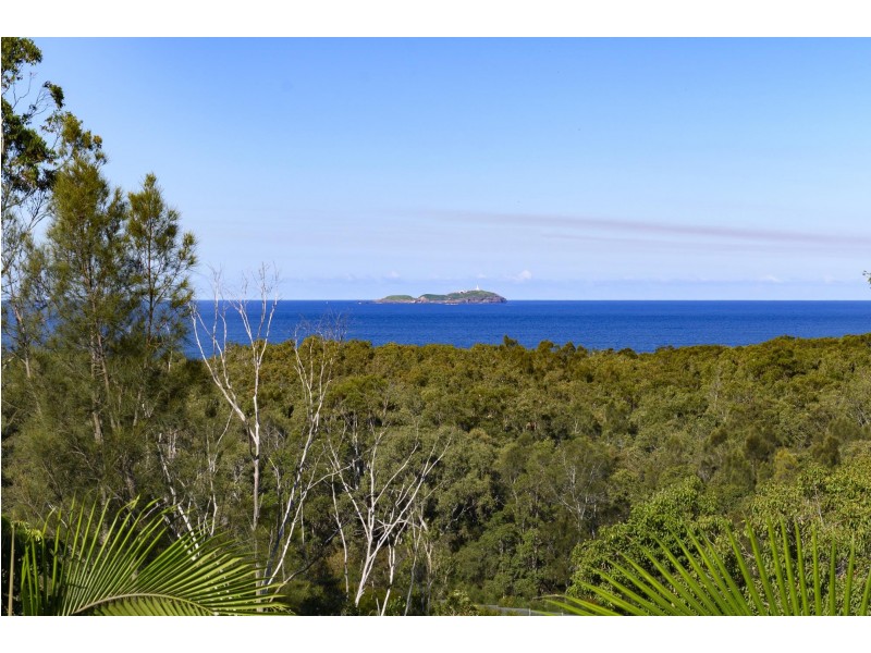 17 Emerald Heights Drive, Emerald Beach NSW 2456