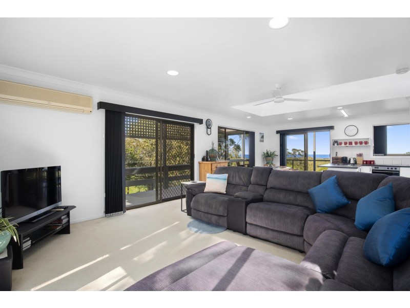 17 Emerald Heights Drive, Emerald Beach NSW 2456