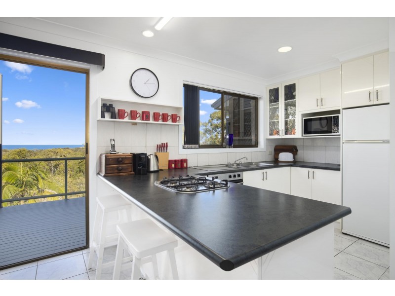 17 Emerald Heights Drive, Emerald Beach NSW 2456