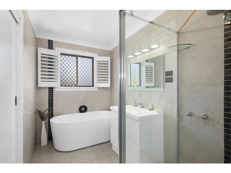 17 Emerald Heights Drive, Emerald Beach NSW 2456