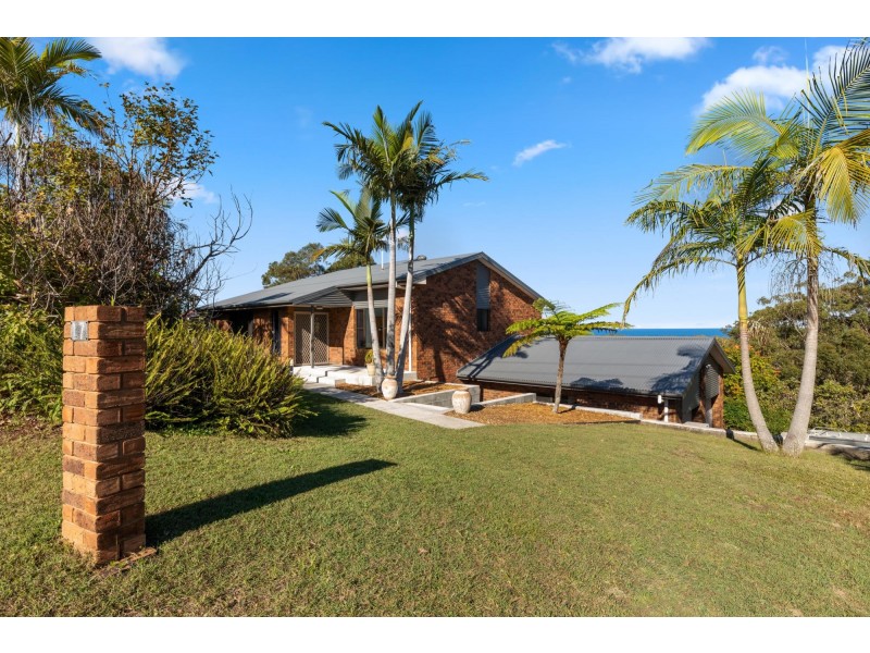 17 Emerald Heights Drive, Emerald Beach NSW 2456