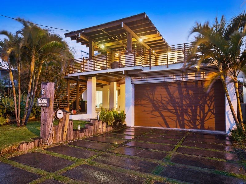8 Surf Street, Emerald Beach NSW 2456