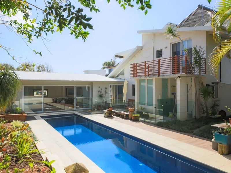 8 Surf Street, Emerald Beach NSW 2456