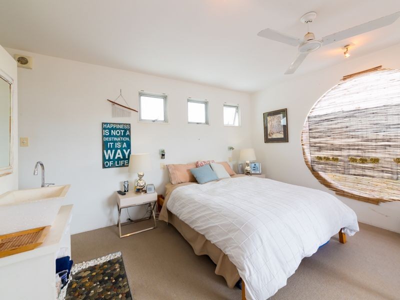 8 Surf Street, Emerald Beach NSW 2456