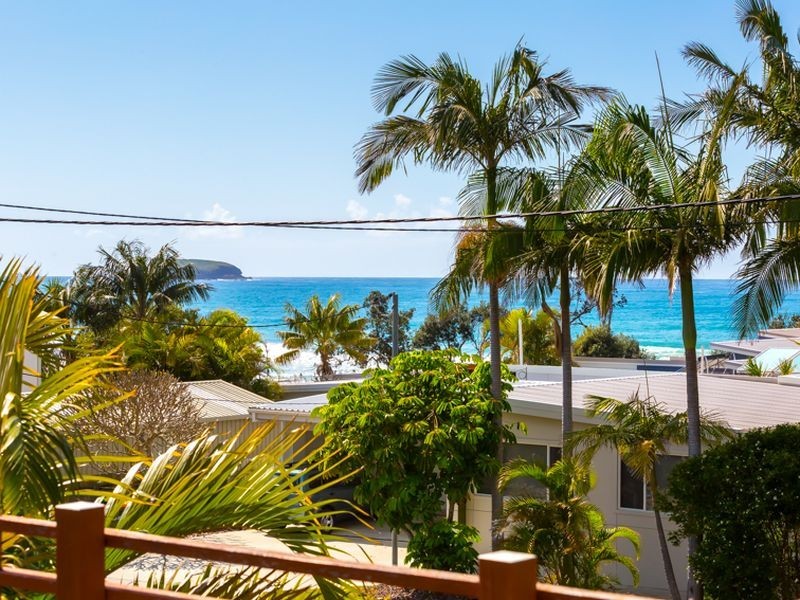 8 Surf Street, Emerald Beach NSW 2456