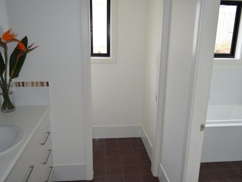 4 Waverider Cove, Safety Beach NSW 2456