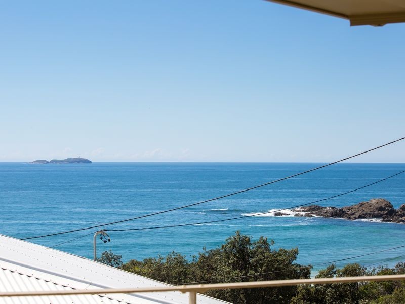 6 Lighthouse Crescent, Emerald Beach NSW 2456