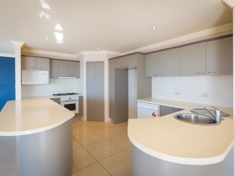 6 Lighthouse Crescent, Emerald Beach NSW 2456
