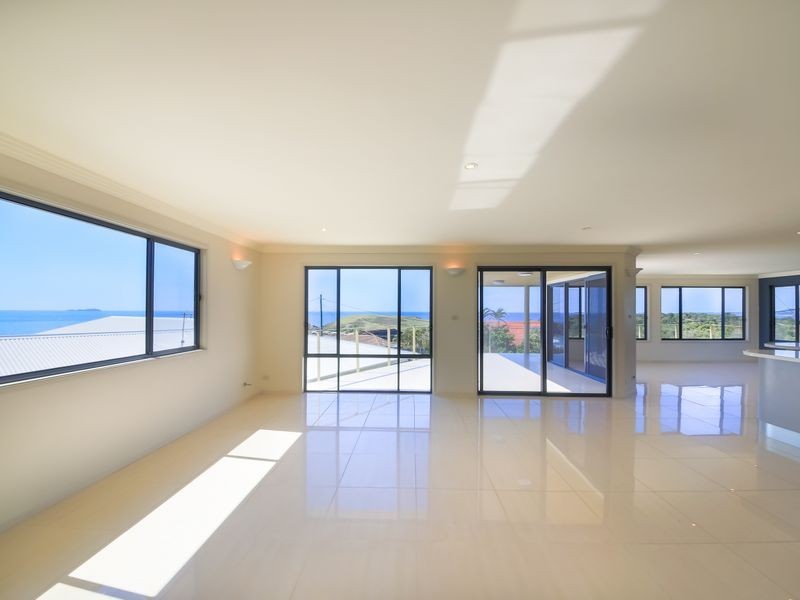 6 Lighthouse Crescent, Emerald Beach NSW 2456