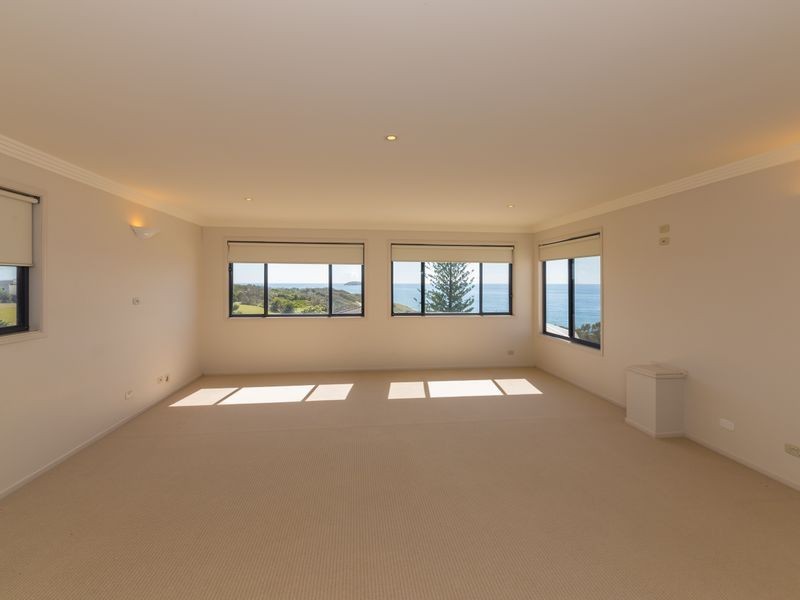 6 Lighthouse Crescent, Emerald Beach NSW 2456