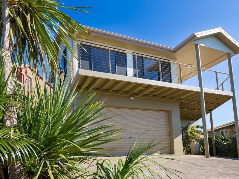 6 Lighthouse Crescent, Emerald Beach NSW 2456