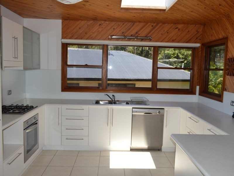 14 Young Street, Safety Beach NSW 2456