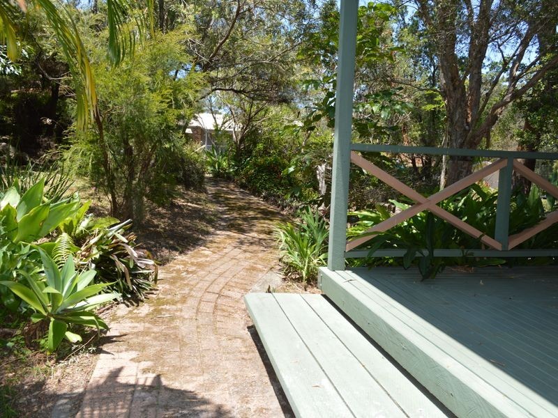 14 Young Street, Safety Beach NSW 2456