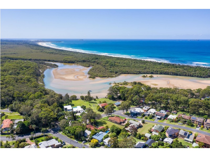 44 Moonee Beach Rd, Moonee Beach NSW 2450