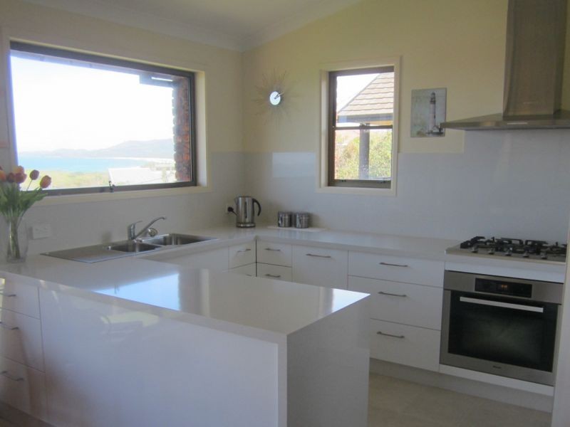 10 Lighthouse Crescent, Emerald Beach NSW 2456