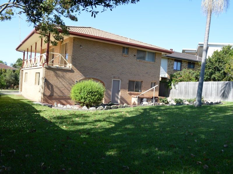 4 Bluegum Avenue, Sandy Beach NSW 2456