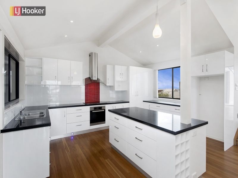 60 Dammerel Crescent, Emerald Beach NSW 2456