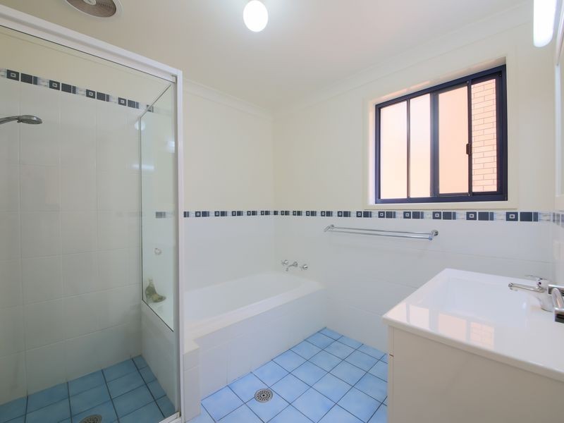 60 Dammerel Crescent, Emerald Beach NSW 2456