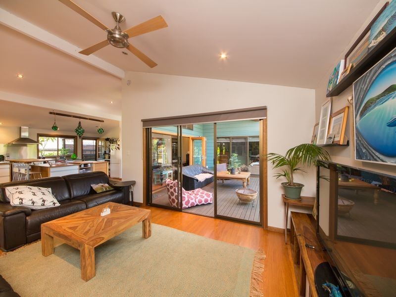 40 Fishermans Drive, Emerald Beach NSW 2456
