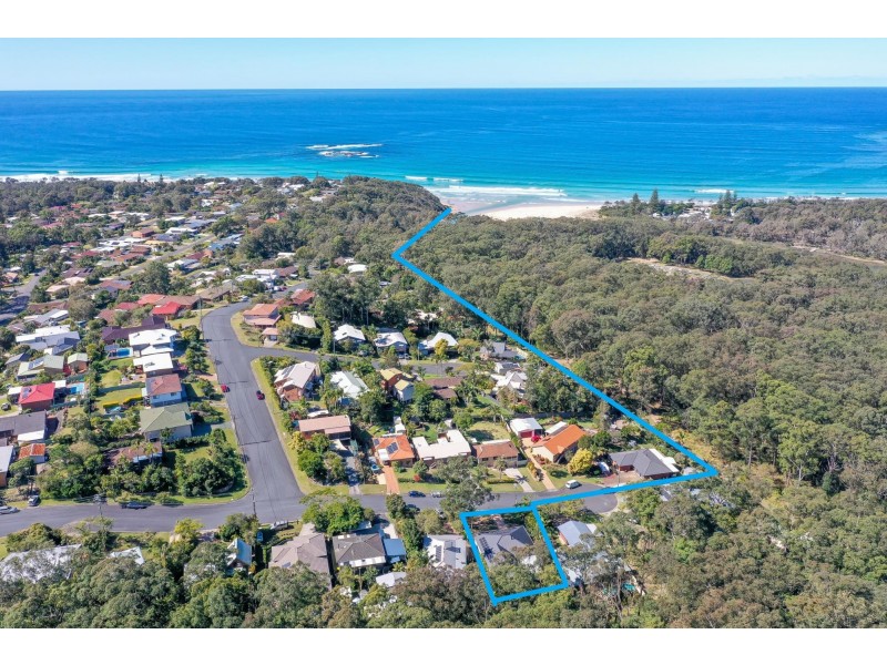16 Young Street, Safety Beach NSW 2456