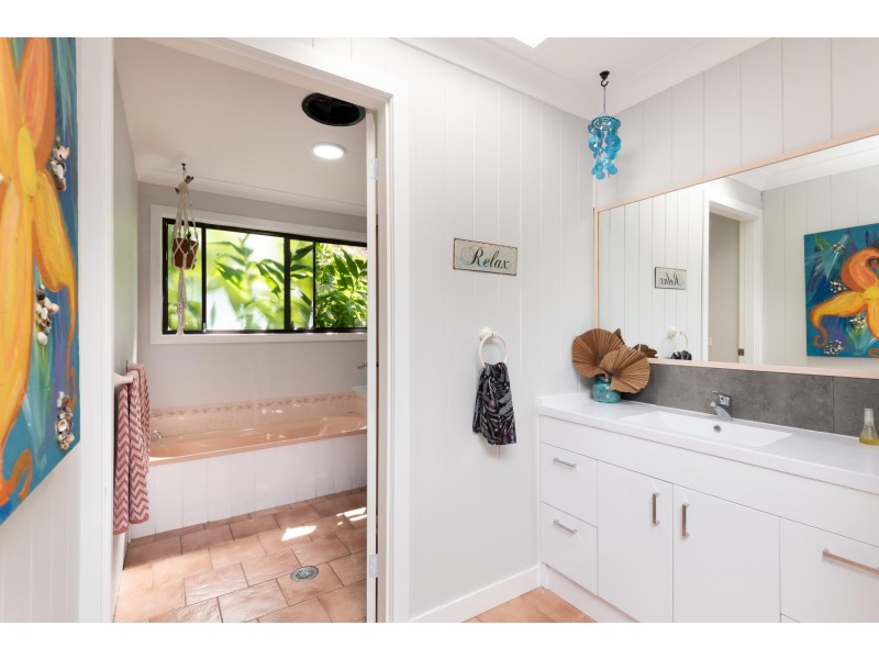 16 Young Street, Safety Beach NSW 2456