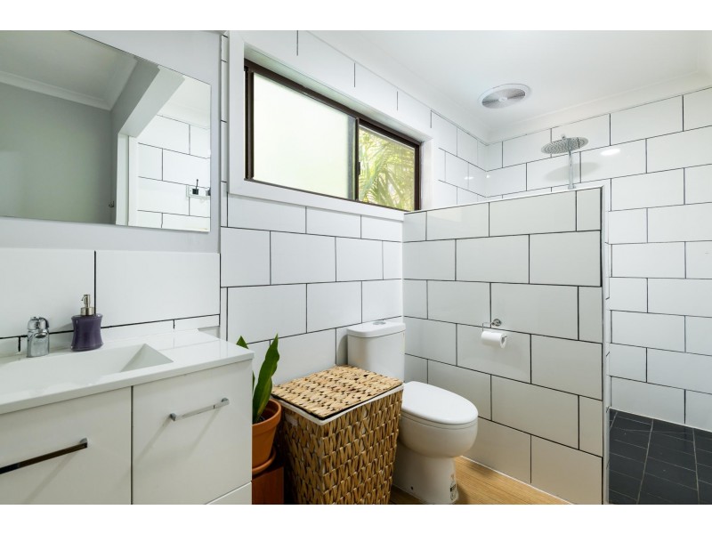 16 Young Street, Safety Beach NSW 2456