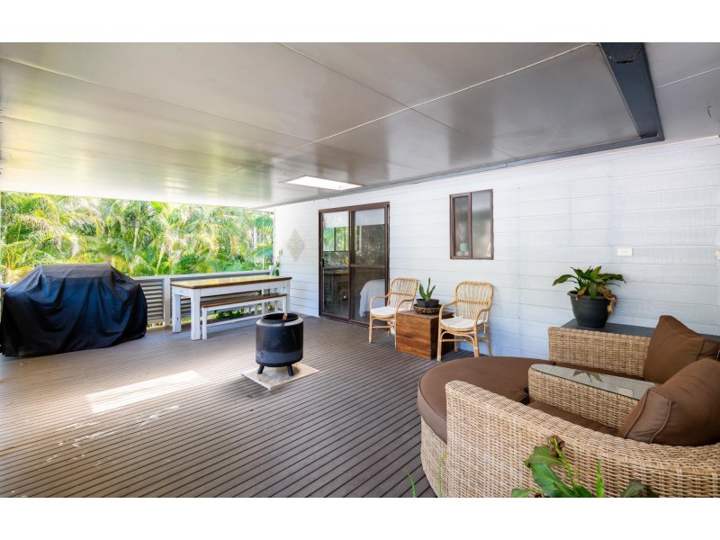 16 Young Street, Safety Beach NSW 2456