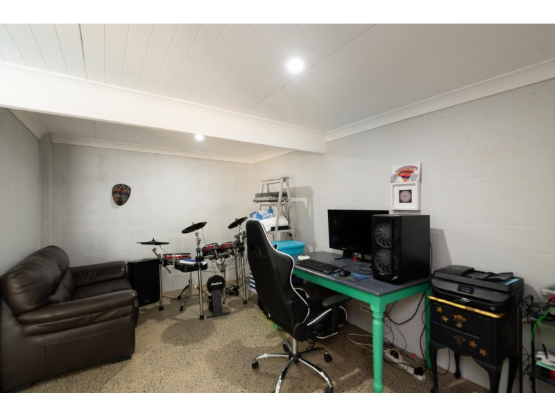 16 Young Street, Safety Beach NSW 2456