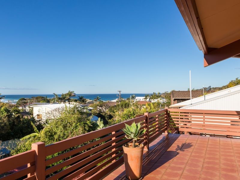 13 Ocean View Crescent, Emerald Beach NSW 2456