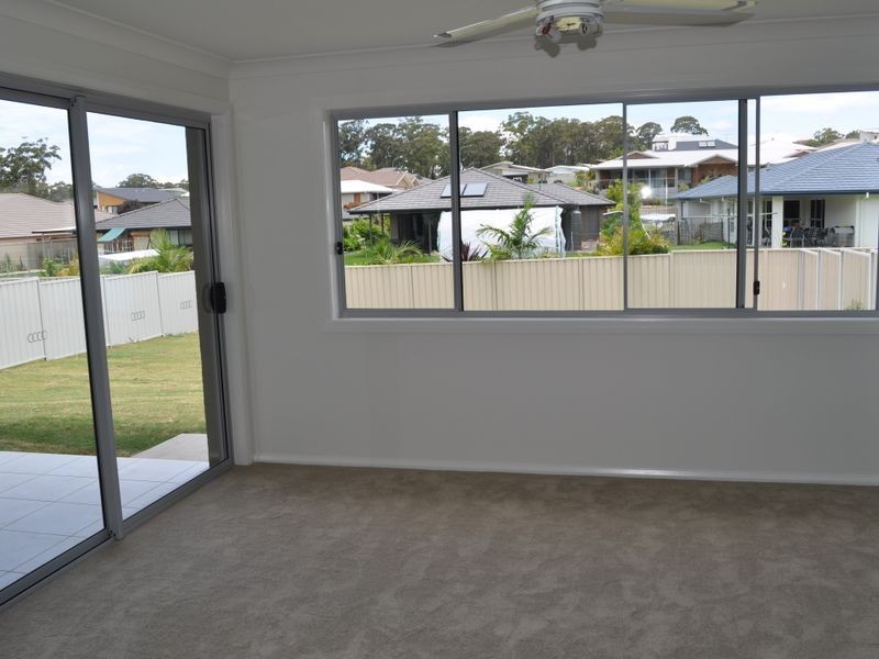 58 Admiralty Drive, Safety Beach NSW 2456