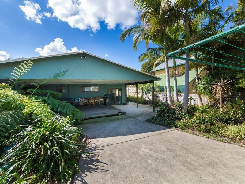 8 Fiddaman Road, Emerald Beach NSW 2456