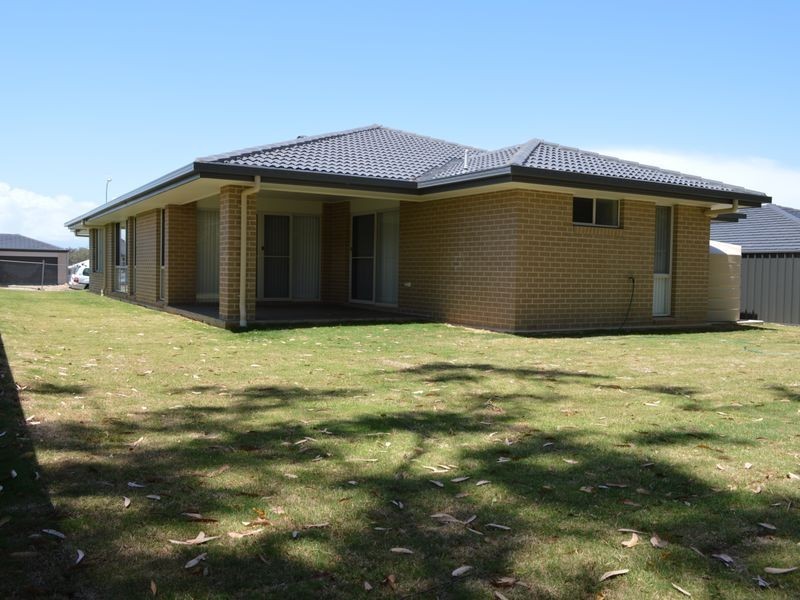 5 Humpback Crescent, Safety Beach NSW 2456