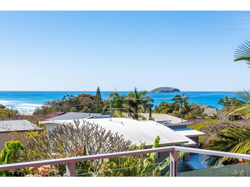 13 Ocean View Crescent, Emerald Beach NSW 2456