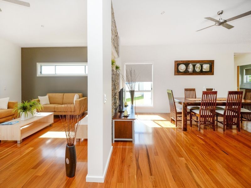 7 Outrigger Place, Safety Beach NSW 2456